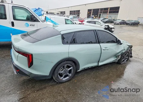 2025 Kia K4 Lxs из США, поврежденный, VIN 3KPFT4DE8SE234220